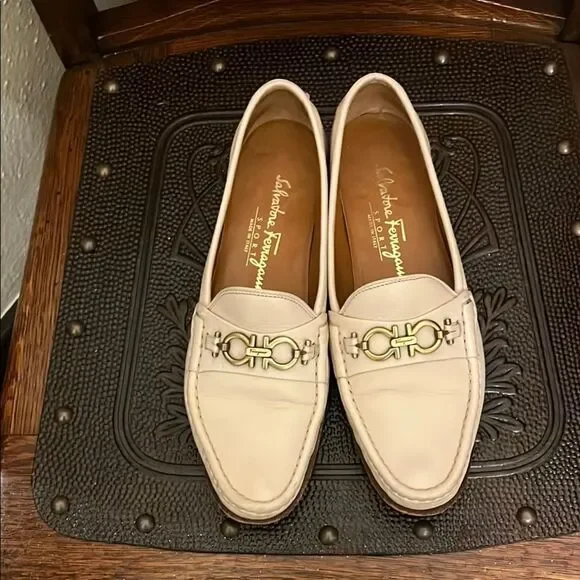 Vintage Salvatore Ferragamo 4A Narrow Beige Women's Loafers - Picture 1 of 12